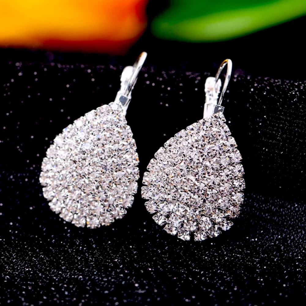 🌟 Rhinestone Drop Earrings